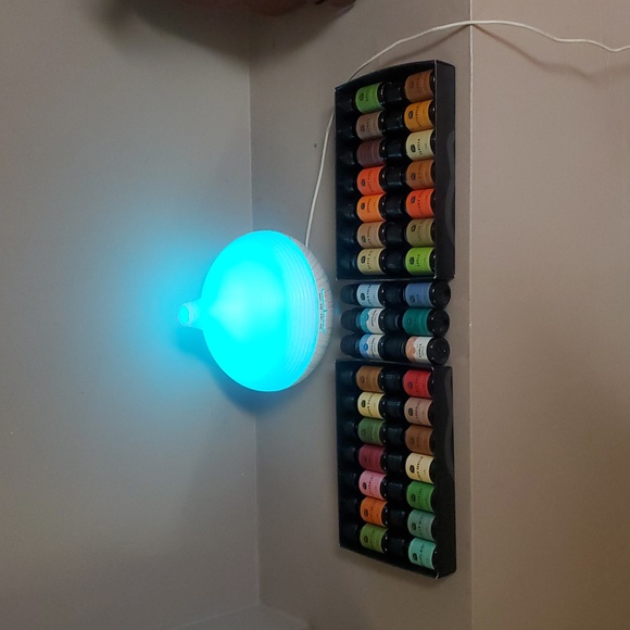 Essential Oil And Diffuser Set - Picture 2 of 6